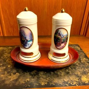 Beautiful Thomas Kincaid salt and pepper shaker